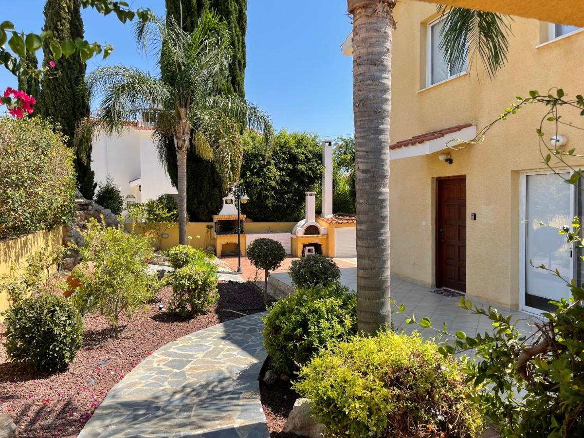 Coral Bay New Furnished Private With Pool Villa Peyia