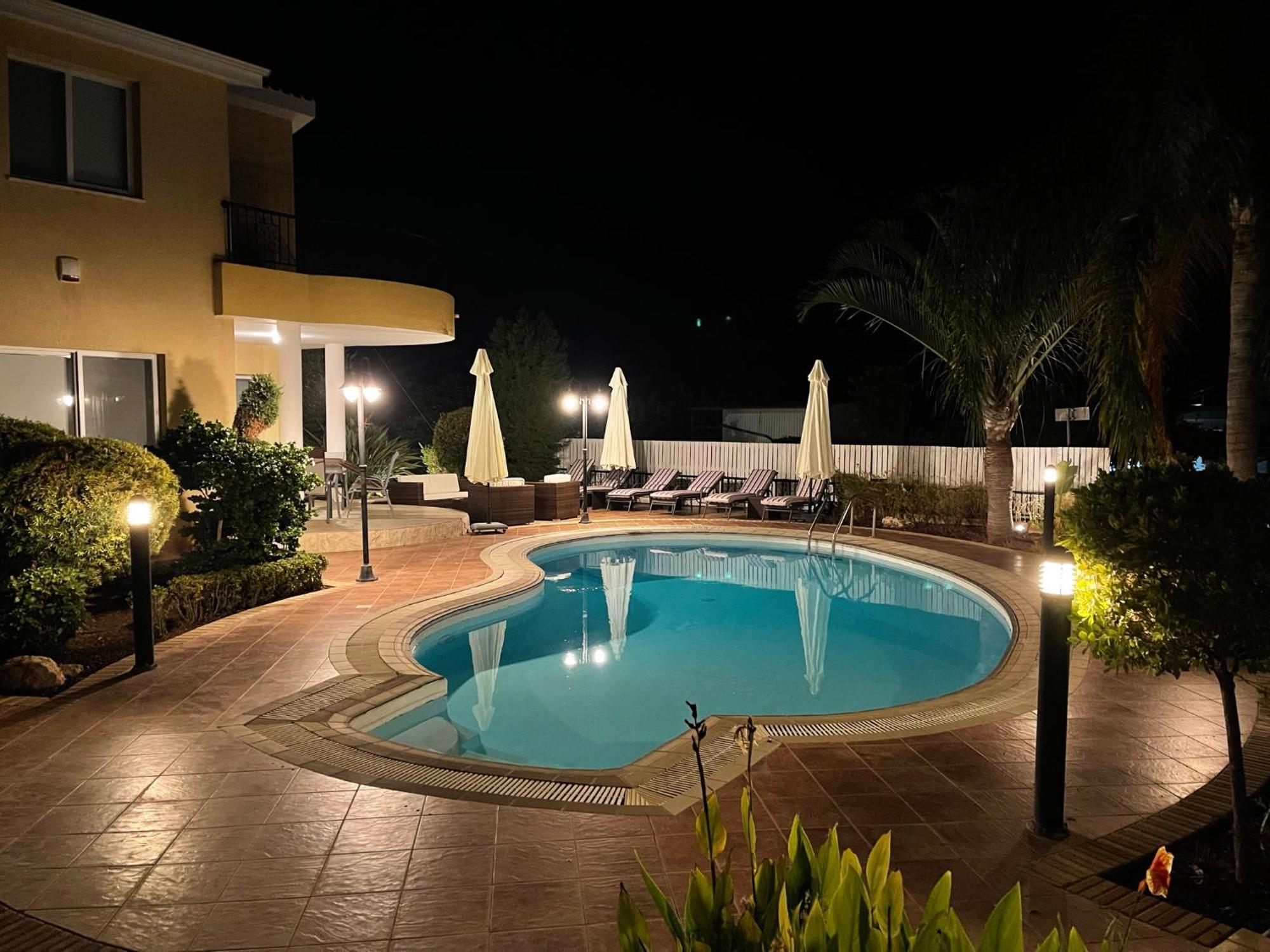 Coral Bay New Furnished Private With Pool